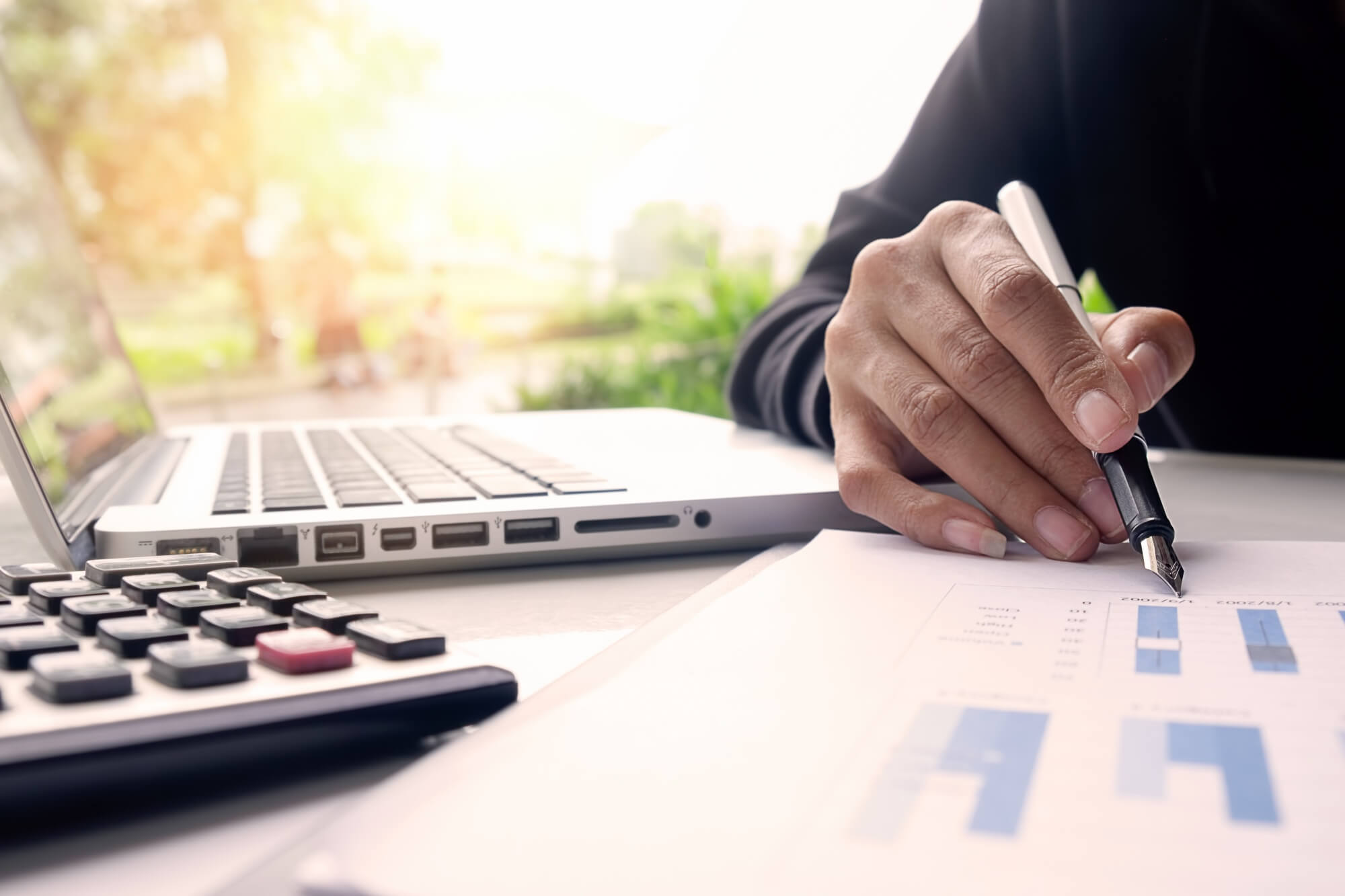 איך לבנות תכנון פיננסי אישי שמחזיק לאורך שנים